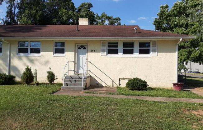 Duplex located in the heart of Oak Ridge