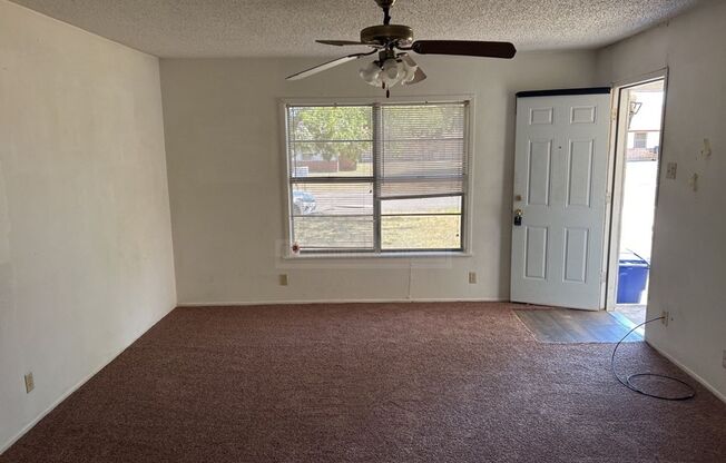 3 beds, 1 bath, $925