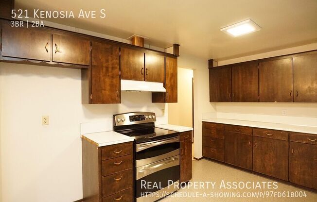 521 KENOSIA AVE S