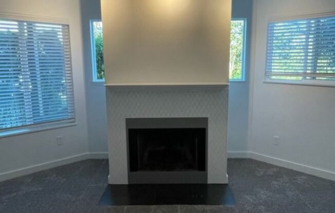 DEPOSIT FREE MOVE IN WITH OBLIGO! WATER,SEWER,GARBAGE INCLUDED, GREAT LOCATION