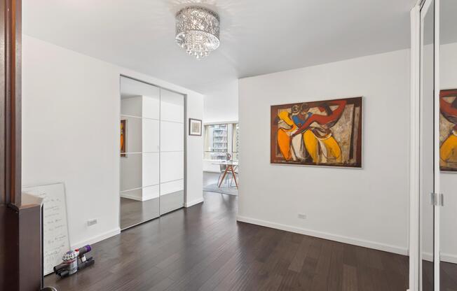 1 bed, 1 bath, 900 sqft, $5,400, Unit 17L