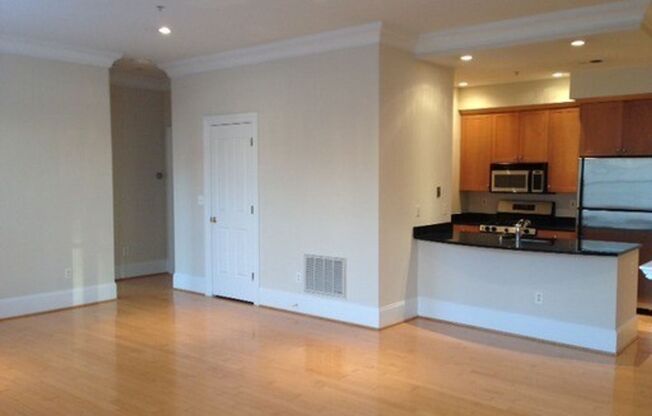 2 beds, 2 baths, 855 sqft, $5,295, Unit 503