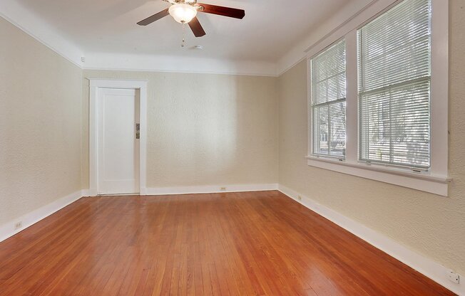 128 Lake Ave