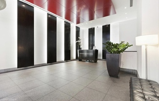 464 W 44 ST