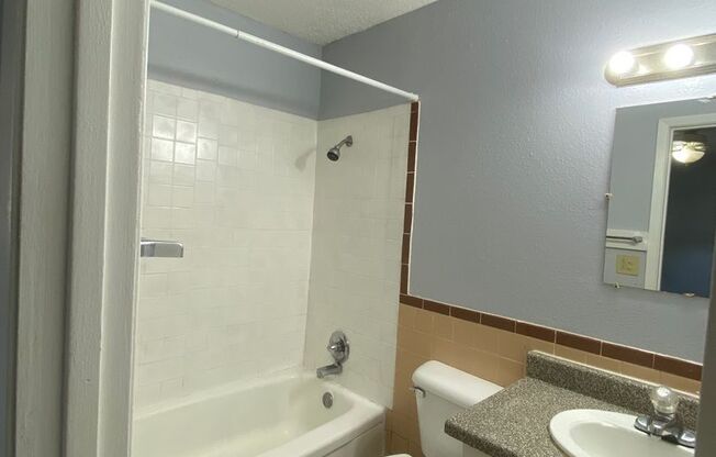 1 bed, 1 bath, 675 sqft, $699, Unit D:1908-13