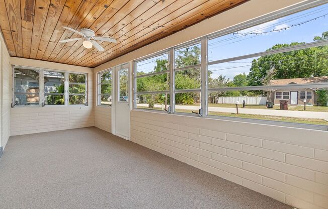 MOVE IN SPECIAL- Charming 2/1 Home w/ Partially Fenced Yard in St. Cloud