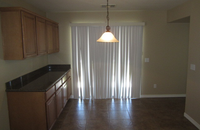 3 beds, 2 baths, $1,700