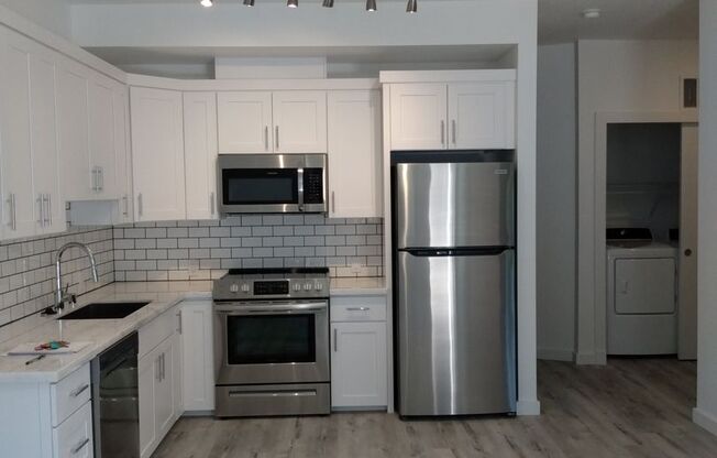 1 bed, 1 bath, 656 sqft, $1,975, Unit 8509-103