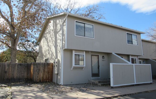 1925 Ross Ct Apt A