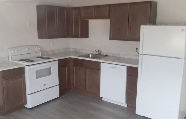 2 beds, 1 bath, 785 sqft, $1,230