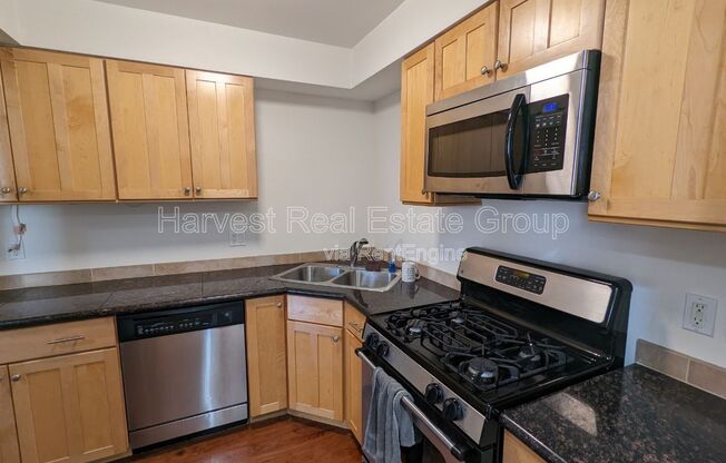 426 27th St Apt 201B