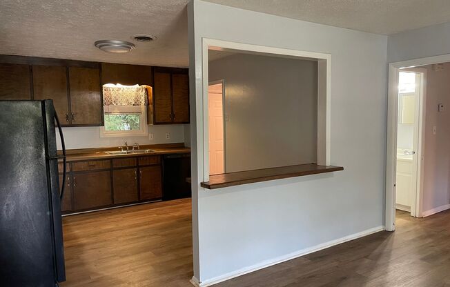 2 beds, 1 bath, $1,200