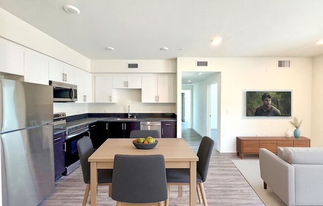 1 bed, 1 bath, 700 sqft, $2,595, Unit 207