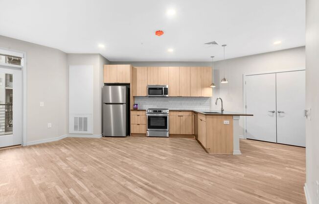 Studio, 1 bath, 548 sqft, $1,950, Unit 624