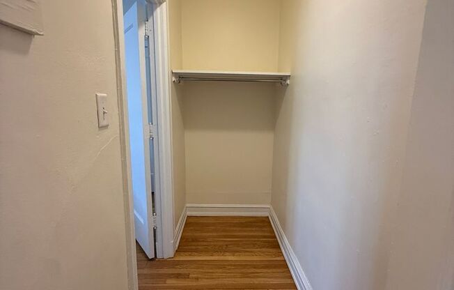 2 beds, 2 baths, 1,303 sqft, $3,000, Unit New King Edward  607