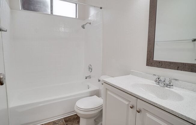 1 bed, 1 bath, 725 sqft, $1,800, Unit 06