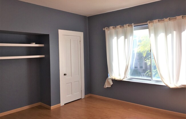 Available June lst!  Spacious, Light and Airy 1 Bedroom in Lower Pacific Heights! AMSI/Maureen Couture