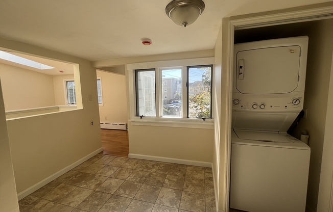 5 beds, 1 bath, 1,400 sqft, $4,200, Unit 2