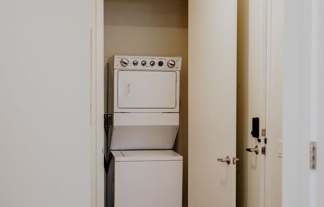 1 bed, 1 bath, 789 sqft, $1,810, Unit E201