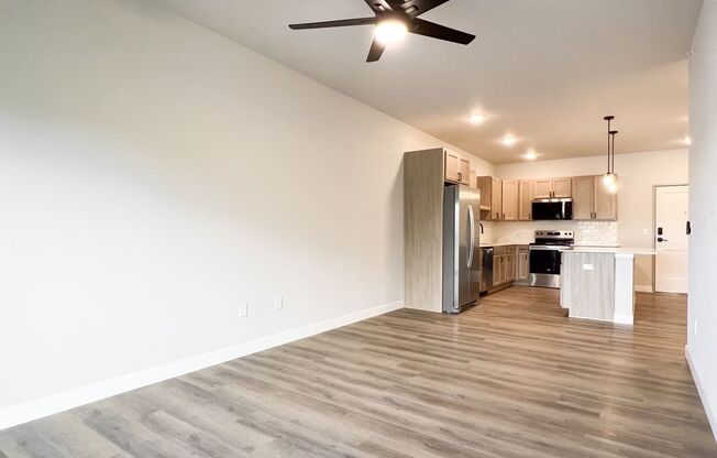 2 beds, 2 baths, 1,003 sqft, $2,400, Unit SC 1408-214