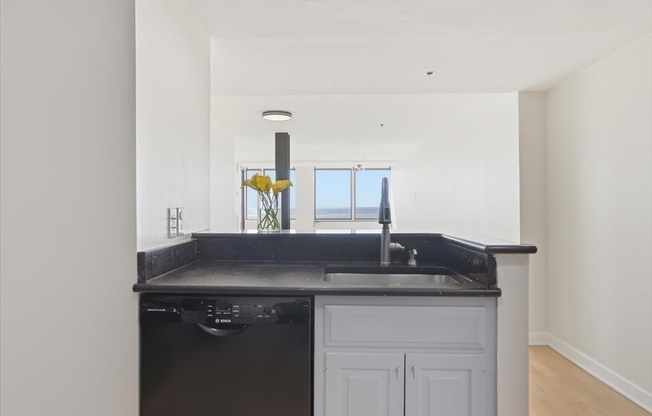 2 beds, 2 baths, 1,050 sqft, $3,550, Unit 6-6W
