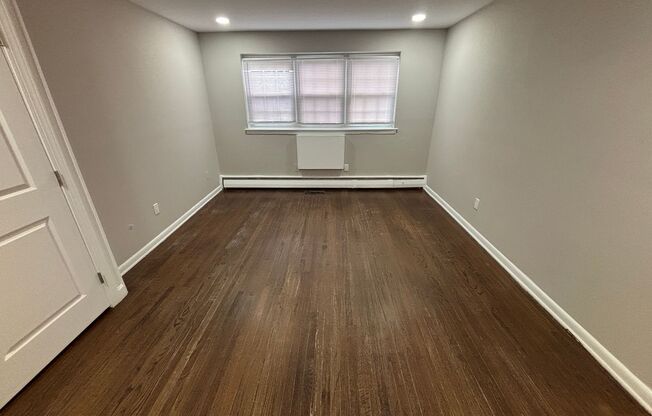 2 beds, 1 bath, 690 sqft, $1,550, Unit A2