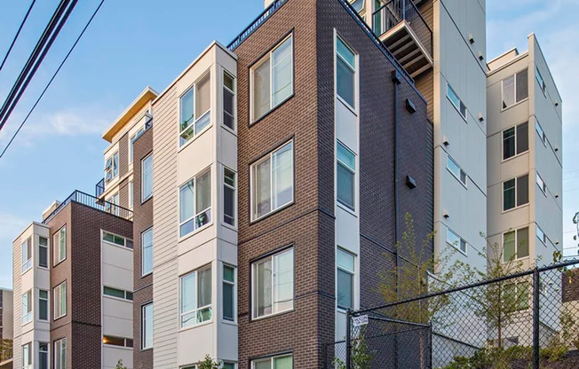 Eastlake Flats | 2820 Eastlake Ave E