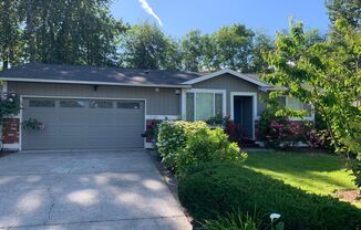 Quiet and Cozy 3 bed 2 bath home in Federal way