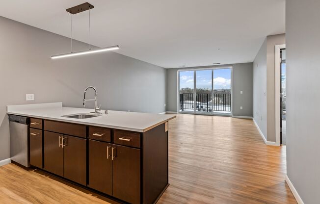 Studio, 1 bath, 504 sqft, $1,424, Unit Unit 405