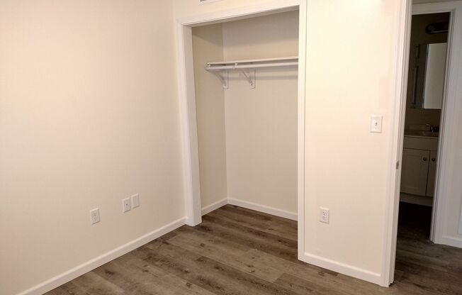 2 beds, 1 bath, 600 sqft, $725, Unit 431 SE Arter - Unit 04