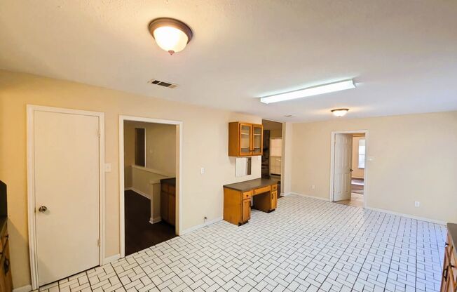 3 beds, 2 baths, $1,525