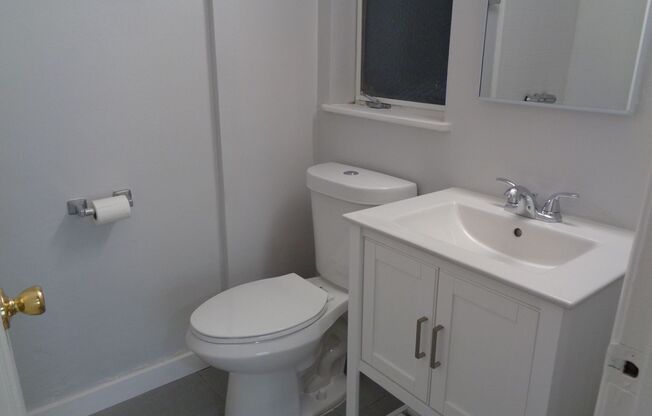 Studio, 1 bath, 350 sqft, $1,150, Unit 104