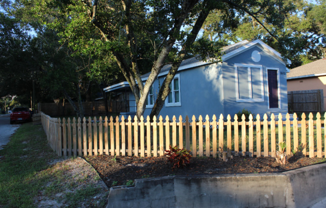 1612 E SITKA ST