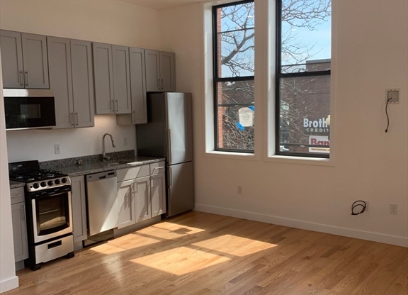 2 beds, 1 bath, $2,250, Unit 401