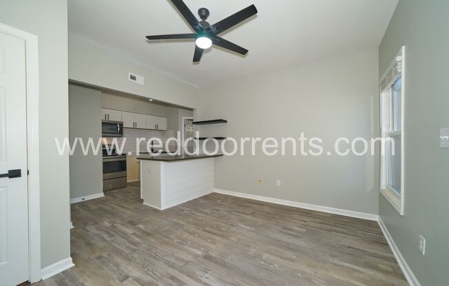 1 bed, 1 bath, 480 sqft, $900, Unit Unit 5