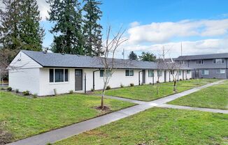 2 beds, 1 bath, 800 sqft, $1,745, Unit 7