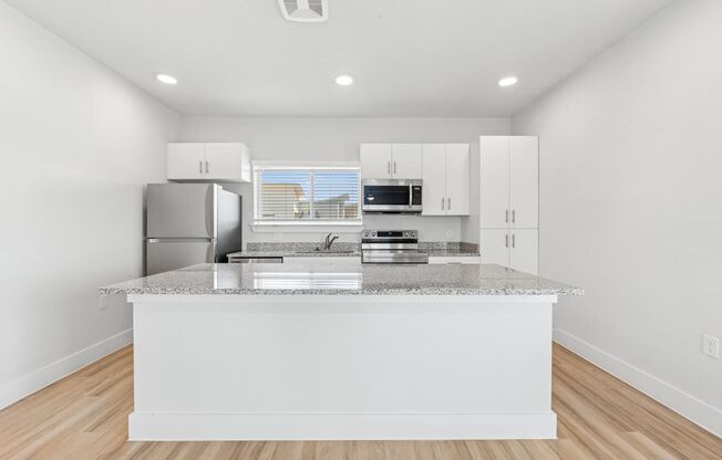 1 bed, 1 bath, 685 sqft, $1,070, Unit 633