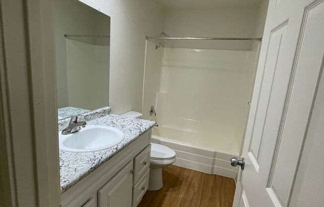 1 bed, 1 bath, 592 sqft, $1,075, Unit 215