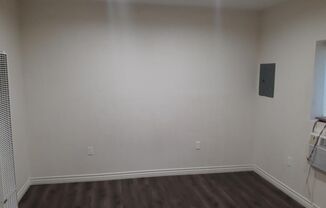 Studio, 1 bath, 450 sqft, $695, Unit Unit #3