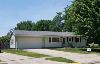 AVAILABLE AUGUST 1st! 3 Bedroom w/2 Car Garage & Fenced Yard-903 Yuma