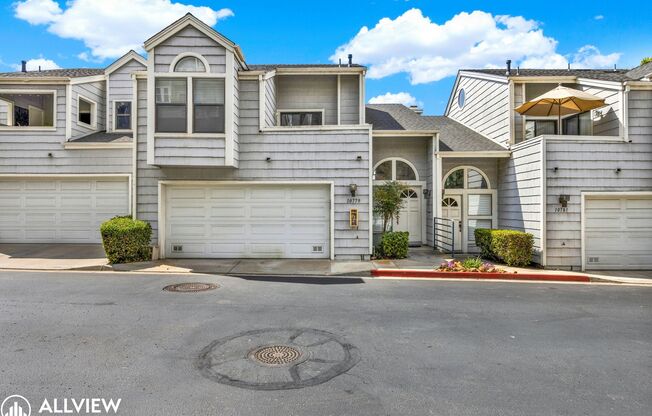 2-Bed/2-Bath Scripps Ranch Townhouse with Ocean Views