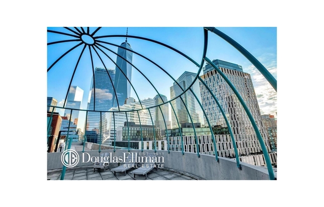 1 bed, 1 bath, 650 sqft, $5,500, Unit 10J