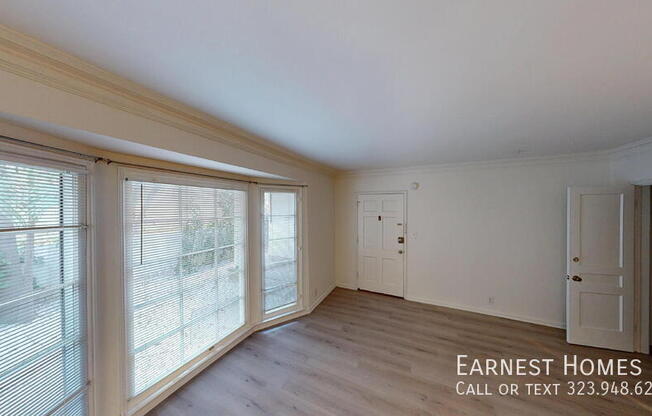 127 N DOHENY DR