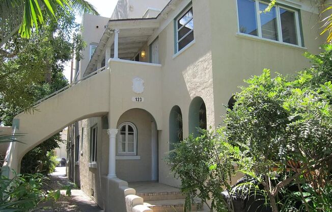 123 S Golfview Rd