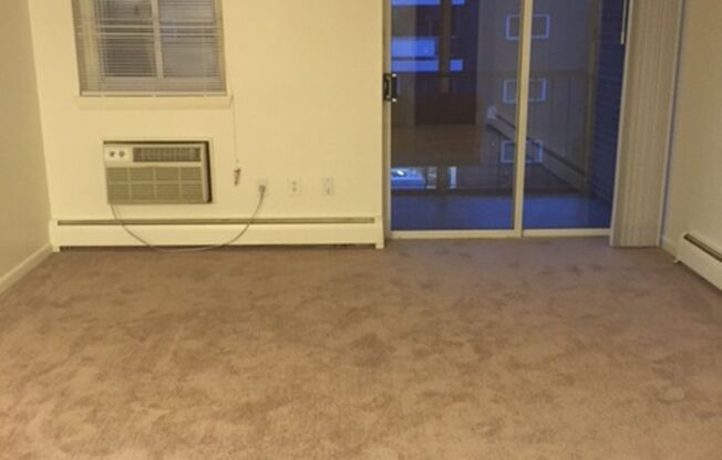 1 bed, 1 bath, 700 sqft, $1,650, Unit 150-4E