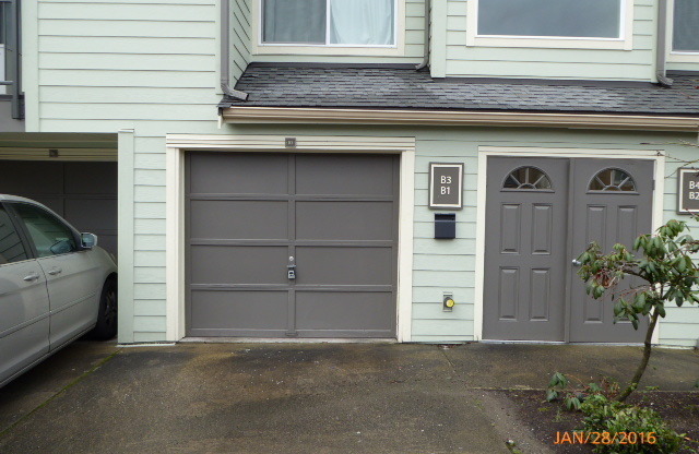 3 Bed 2 Bath Condo in Factoria