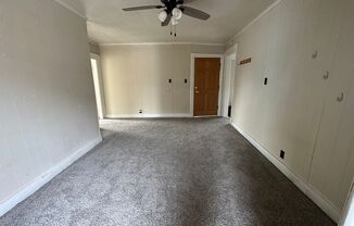 2 beds, 1 bath, $975, Unit Apt #2