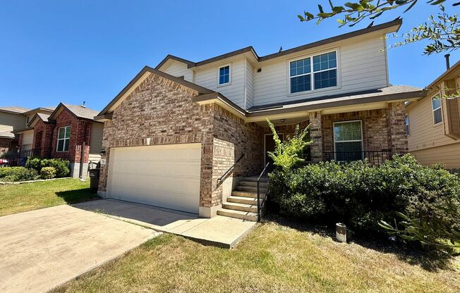 Beautiful 4 bedroom, 2 bathroom in a beautiful community which surrounds a golf course!