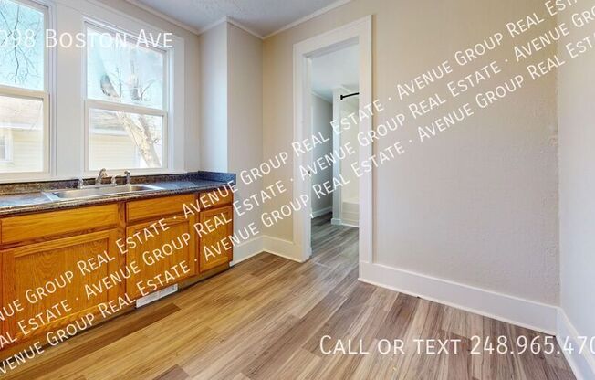 1098 BOSTON AVE