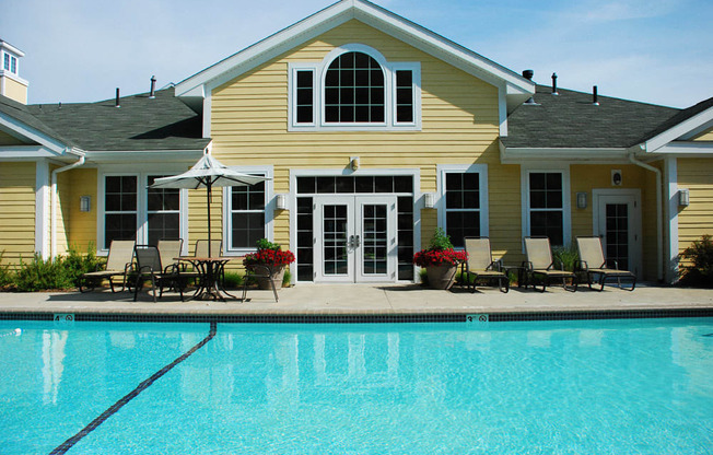 Pool of Lynnfield Commons Apartments